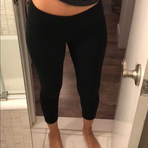 Lululemon size 6 cropped leggings black